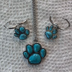 Paw print Necklace and pierced earrings set. Faux-turquoise. Only worm once.
